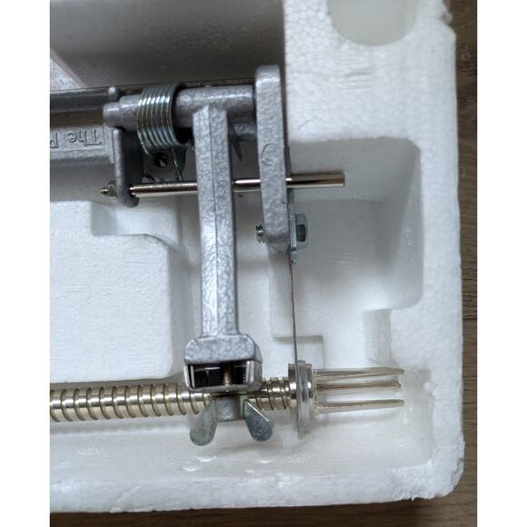 NEW Pampered Chef Apple Peeler Corer Slicer 2430 Table Clamp Food Prep Kitchen - Picture 4 of 7